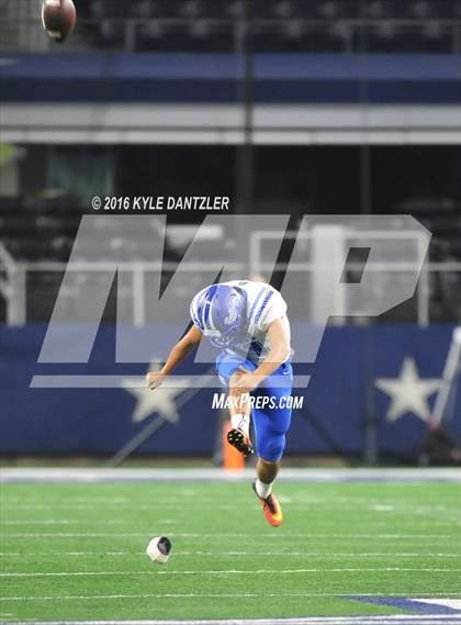 Thumbnail 1 in Mineola vs. Yoakum (UIL 3A Division 1 Final) photogallery.