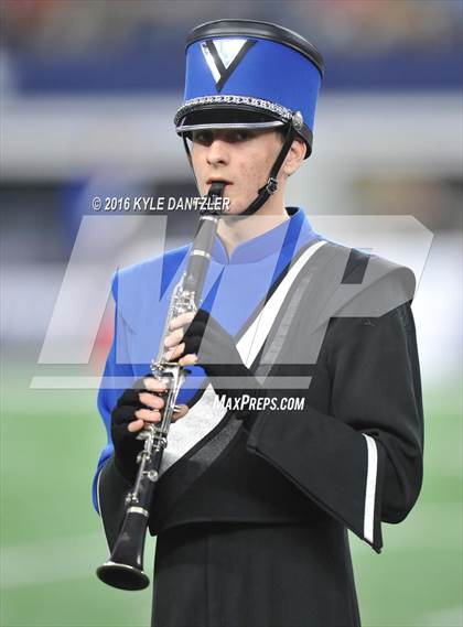 Thumbnail 2 in Mineola vs. Yoakum (UIL 3A Division 1 Final) photogallery.