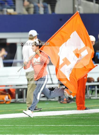 Thumbnail 3 in Mineola vs. Yoakum (UIL 3A Division 1 Final) photogallery.