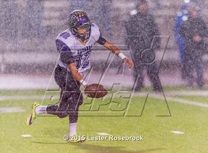 Thumbnail 3 in Cuero vs. Navarro (UIL 4A Regional Playoffs) photogallery.
