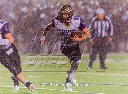 Thumbnail 3 in Cuero vs. Navarro (UIL 4A Regional Playoffs) photogallery.