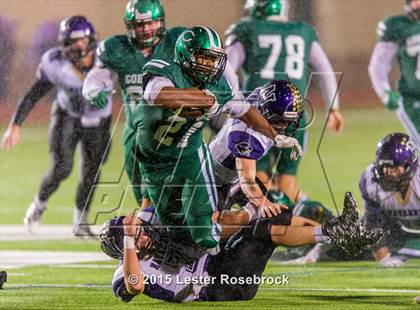 Thumbnail 2 in Cuero vs. Navarro (UIL 4A Regional Playoffs) photogallery.