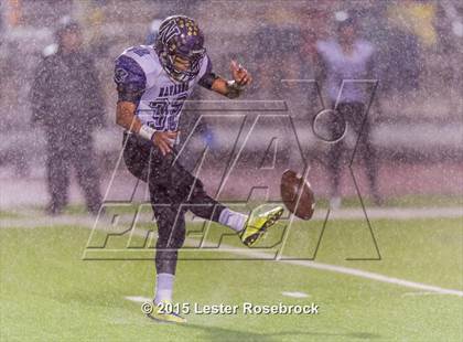 Thumbnail 3 in Cuero vs. Navarro (UIL 4A Regional Playoffs) photogallery.