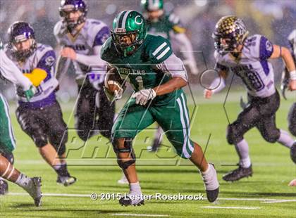 Thumbnail 2 in Cuero vs. Navarro (UIL 4A Regional Playoffs) photogallery.