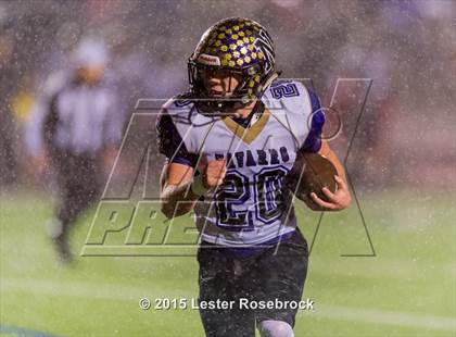 Thumbnail 3 in Cuero vs. Navarro (UIL 4A Regional Playoffs) photogallery.