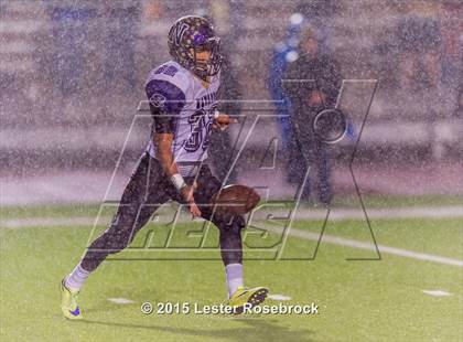 Thumbnail 1 in Cuero vs. Navarro (UIL 4A Regional Playoffs) photogallery.