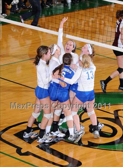 Thumbnail 3 in Benton vs Columbia (IHSA Class 2A Sectional Final) photogallery.