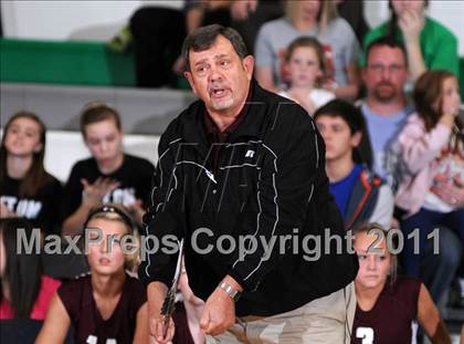 Thumbnail 2 in Benton vs Columbia (IHSA Class 2A Sectional Final) photogallery.