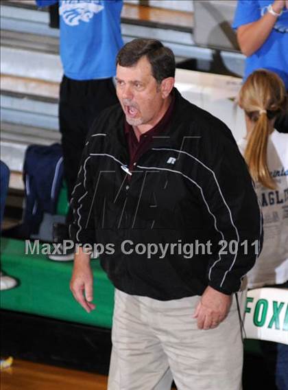 Thumbnail 1 in Benton vs Columbia (IHSA Class 2A Sectional Final) photogallery.