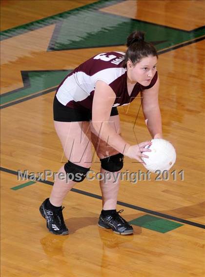 Thumbnail 2 in Benton vs Columbia (IHSA Class 2A Sectional Final) photogallery.