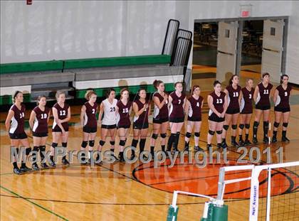 Thumbnail 2 in Benton vs Columbia (IHSA Class 2A Sectional Final) photogallery.