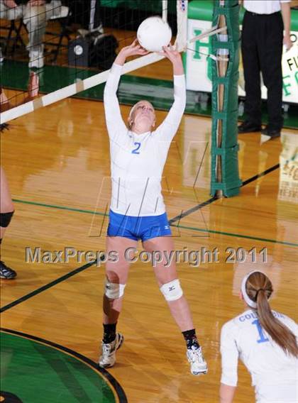 Thumbnail 1 in Benton vs Columbia (IHSA Class 2A Sectional Final) photogallery.