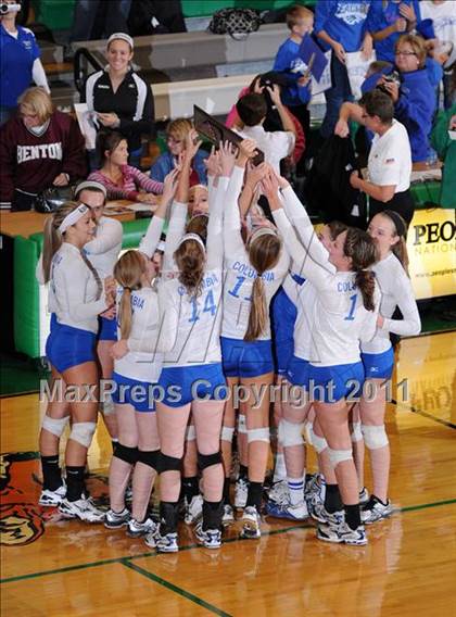 Thumbnail 2 in Benton vs Columbia (IHSA Class 2A Sectional Final) photogallery.