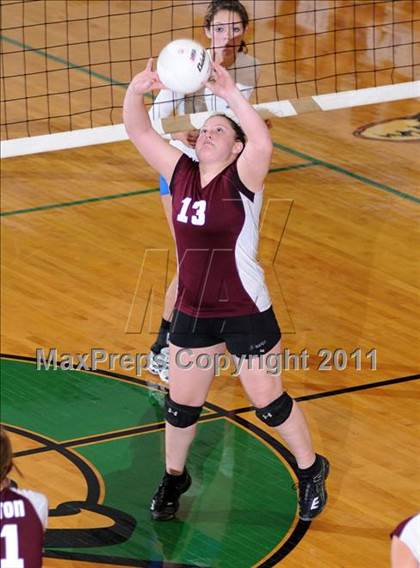 Thumbnail 3 in Benton vs Columbia (IHSA Class 2A Sectional Final) photogallery.