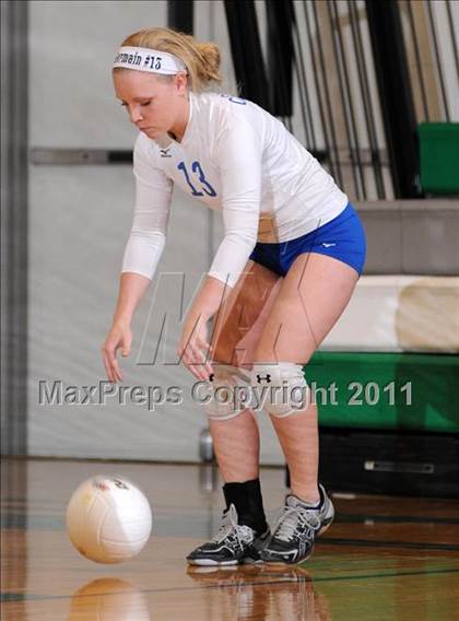 Thumbnail 3 in Benton vs Columbia (IHSA Class 2A Sectional Final) photogallery.