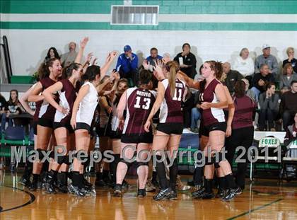 Thumbnail 1 in Benton vs Columbia (IHSA Class 2A Sectional Final) photogallery.