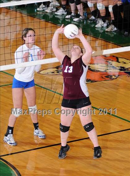 Thumbnail 3 in Benton vs Columbia (IHSA Class 2A Sectional Final) photogallery.