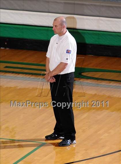 Thumbnail 3 in Benton vs Columbia (IHSA Class 2A Sectional Final) photogallery.