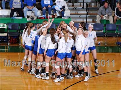Thumbnail 2 in Benton vs Columbia (IHSA Class 2A Sectional Final) photogallery.
