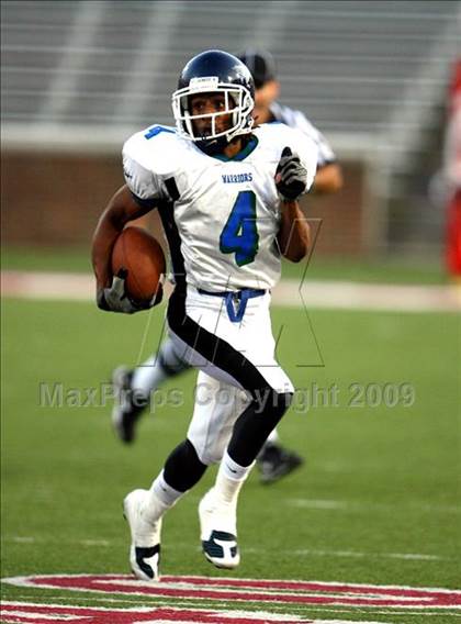Thumbnail 2 in Winton Woods vs. Archbishop Moeller (Skyline Crosstown Showdown) photogallery.