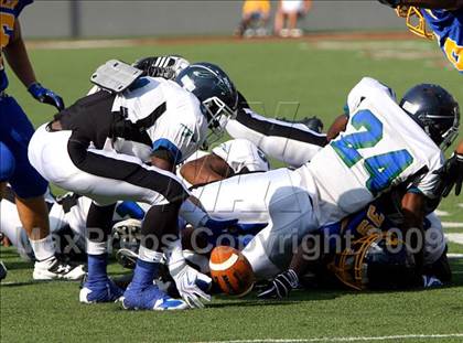 Thumbnail 3 in Winton Woods vs. Archbishop Moeller (Skyline Crosstown Showdown) photogallery.