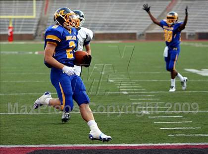 Thumbnail 2 in Winton Woods vs. Archbishop Moeller (Skyline Crosstown Showdown) photogallery.