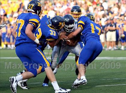 Thumbnail 3 in Winton Woods vs. Archbishop Moeller (Skyline Crosstown Showdown) photogallery.