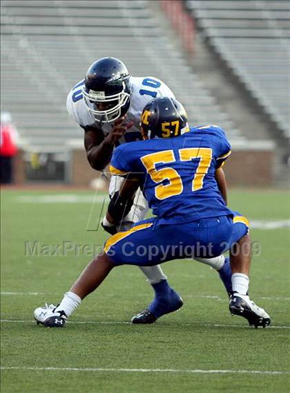 Thumbnail 2 in Winton Woods vs. Archbishop Moeller (Skyline Crosstown Showdown) photogallery.