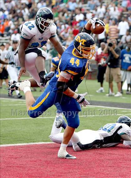 Thumbnail 2 in Winton Woods vs. Archbishop Moeller (Skyline Crosstown Showdown) photogallery.