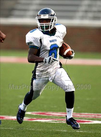 Thumbnail 3 in Winton Woods vs. Archbishop Moeller (Skyline Crosstown Showdown) photogallery.