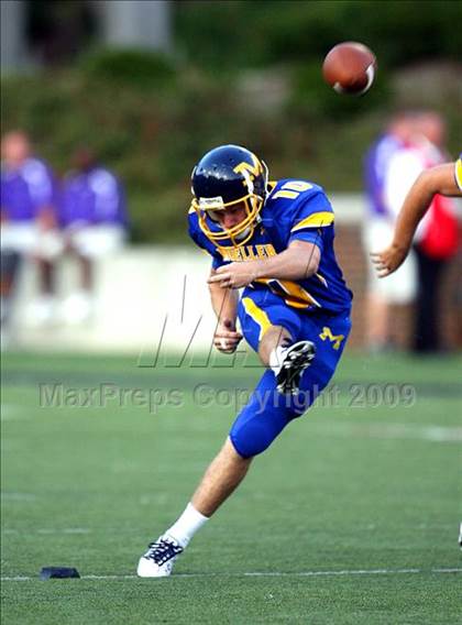 Thumbnail 2 in Winton Woods vs. Archbishop Moeller (Skyline Crosstown Showdown) photogallery.