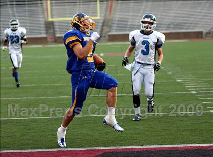 Thumbnail 1 in Winton Woods vs. Archbishop Moeller (Skyline Crosstown Showdown) photogallery.