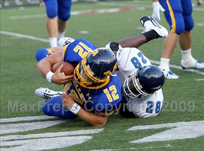 Thumbnail 3 in Winton Woods vs. Archbishop Moeller (Skyline Crosstown Showdown) photogallery.