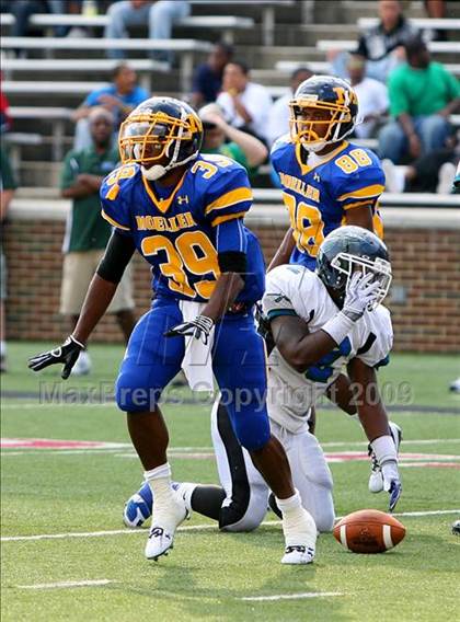 Thumbnail 3 in Winton Woods vs. Archbishop Moeller (Skyline Crosstown Showdown) photogallery.