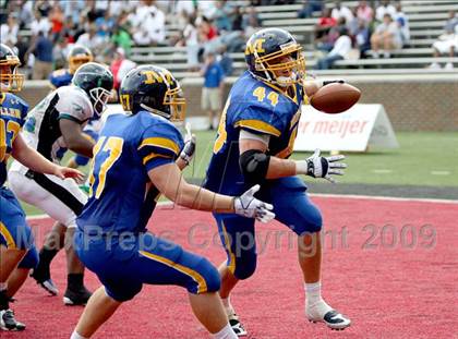 Thumbnail 3 in Winton Woods vs. Archbishop Moeller (Skyline Crosstown Showdown) photogallery.