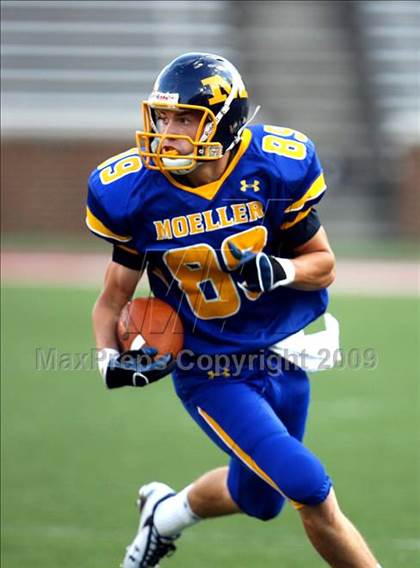 Thumbnail 2 in Winton Woods vs. Archbishop Moeller (Skyline Crosstown Showdown) photogallery.