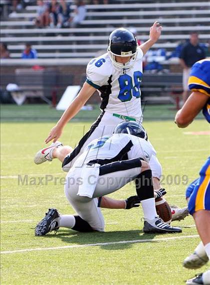 Thumbnail 3 in Winton Woods vs. Archbishop Moeller (Skyline Crosstown Showdown) photogallery.