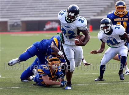 Thumbnail 2 in Winton Woods vs. Archbishop Moeller (Skyline Crosstown Showdown) photogallery.