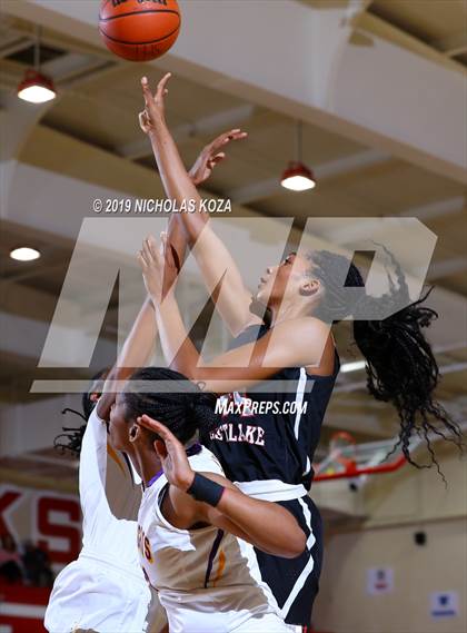 Thumbnail 3 in Lynwood vs. Harvard-Westlake (Battle at the Beach) photogallery.