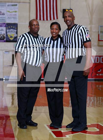 Thumbnail 3 in Lynwood vs. Harvard-Westlake (Battle at the Beach) photogallery.