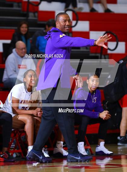 Thumbnail 2 in Lynwood vs. Harvard-Westlake (Battle at the Beach) photogallery.