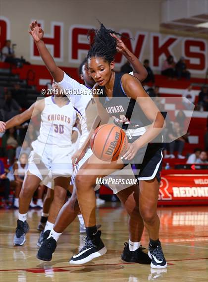Thumbnail 2 in Lynwood vs. Harvard-Westlake (Battle at the Beach) photogallery.