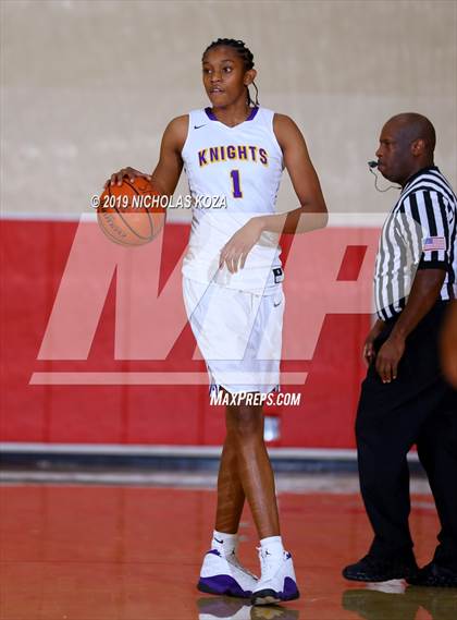 Thumbnail 2 in Lynwood vs. Harvard-Westlake (Battle at the Beach) photogallery.