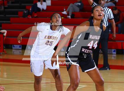 Thumbnail 3 in Lynwood vs. Harvard-Westlake (Battle at the Beach) photogallery.