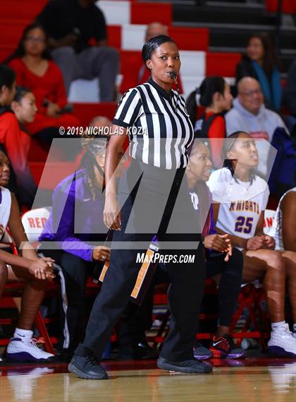 Thumbnail 1 in Lynwood vs. Harvard-Westlake (Battle at the Beach) photogallery.