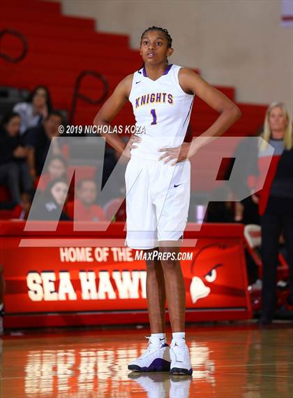 Thumbnail 3 in Lynwood vs. Harvard-Westlake (Battle at the Beach) photogallery.