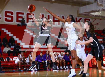 Thumbnail 2 in Lynwood vs. Harvard-Westlake (Battle at the Beach) photogallery.