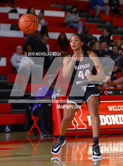 Thumbnail 2 in Lynwood vs. Harvard-Westlake (Battle at the Beach) photogallery.