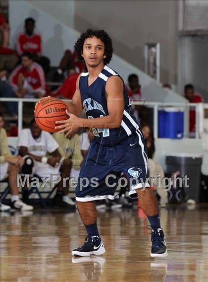 Thumbnail 2 in Sam Rayburn vs. Pasadena Memorial (McDonald's Texas Invitational) photogallery.