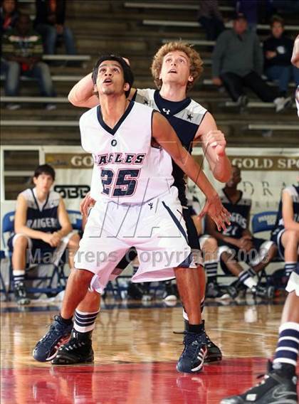 Thumbnail 2 in Smithson Valley vs. Dawson (McDonald's Texas Invitational) photogallery.